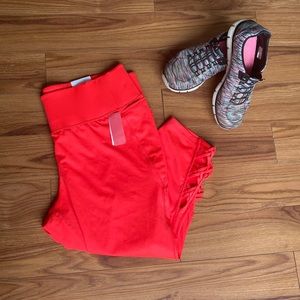 Livi active 22/24 Capri wicking leggings